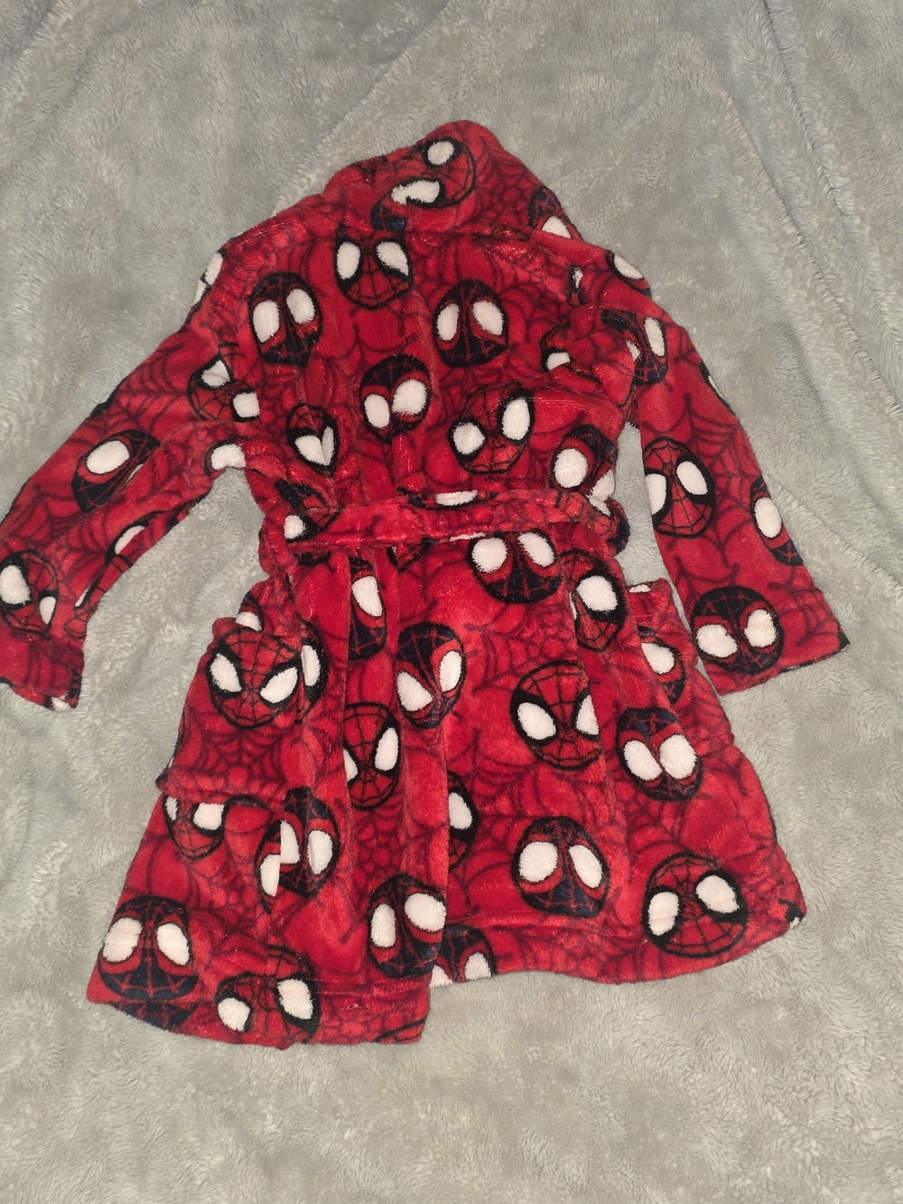 Marvel Red Spider-Man Plush Kids Robe - Picture 5 of 6